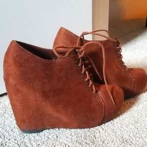Vegan wedge heels